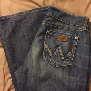 Wrangler Authentic Dark Wash Size 9/10